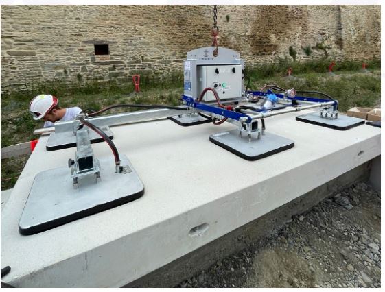 Palonnier  à ventouses pour la manutention de dalles préfa CMU 3 Tonnes_2