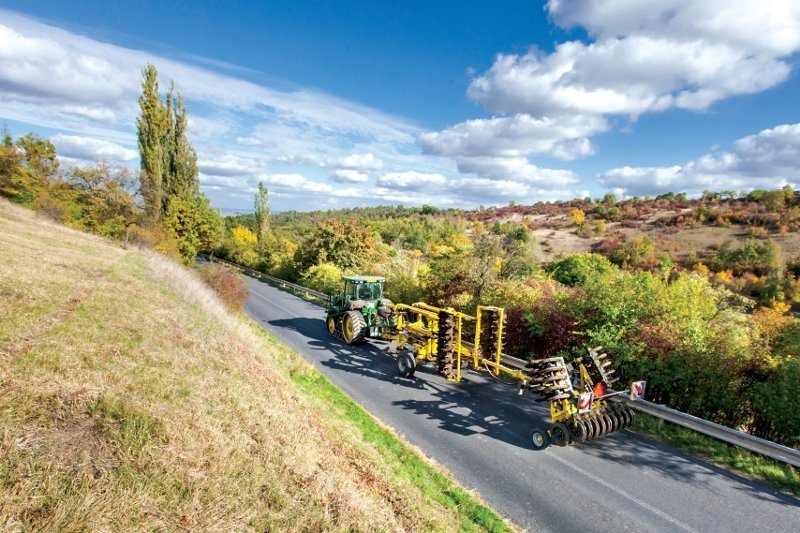 Presspack PT rouleau agricole - Bednar - largeur de travail 4,6 à 6,3 m - rouleau tracté autonettoyant_2