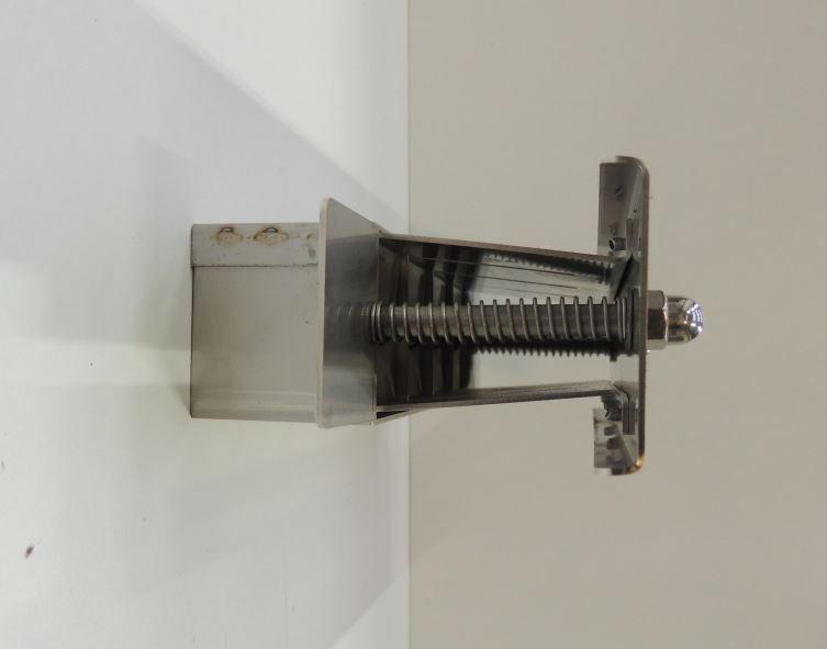 Presse-mottes INOX Petit modèle - 4 mottes - Mottes 50 mm avec évidement 6 mm - Fabrication belge_2