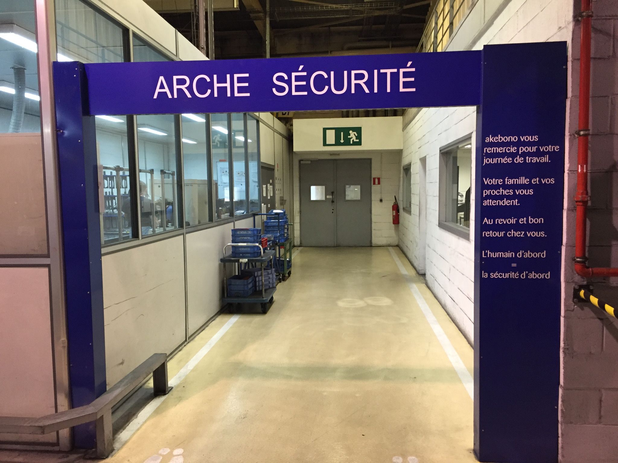 Portillon de sécurité LSI Industries - Protection piétons personnalisable avec fermeture automatique_2