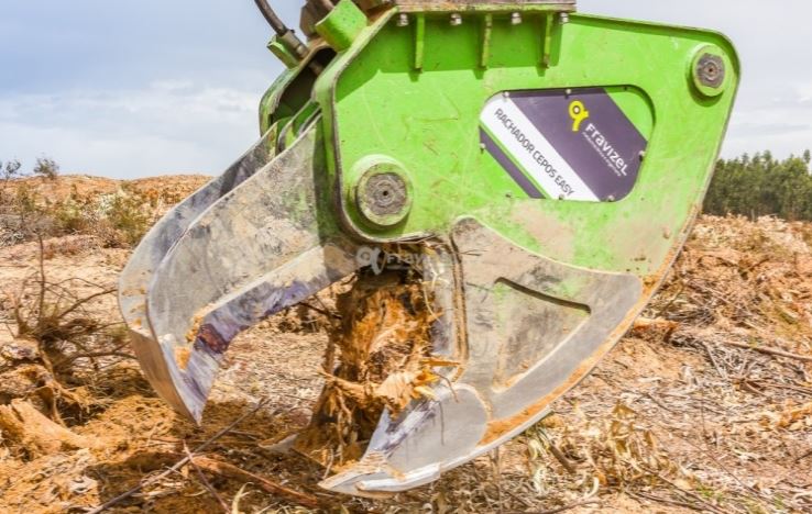 Arracheur de souches EASY (3C) - Ref. 84 - Outil multifonction en acier spécial avec entraînement hydraulique_2