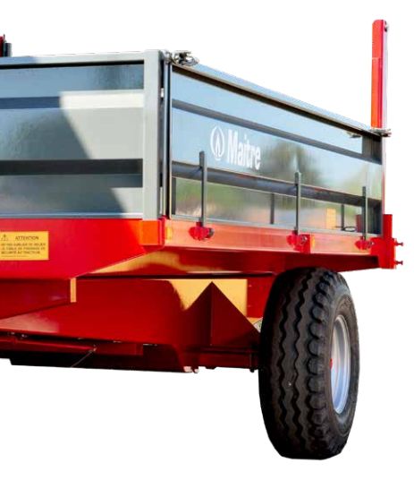 Benne agricole avec ridelles rabattables et éclairage amovible