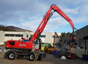 M30 - Pelle de manutention puissante et stable pour usages lourds - portée 9,5 à 11,7m - 30t - moteur 151kW_2