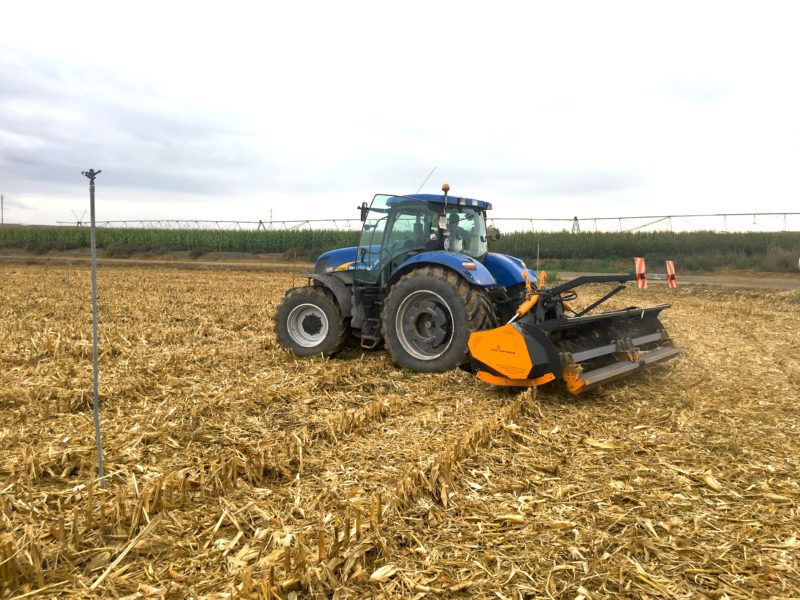 Largeur de travail variable de 480 à 610 cm pour broyage