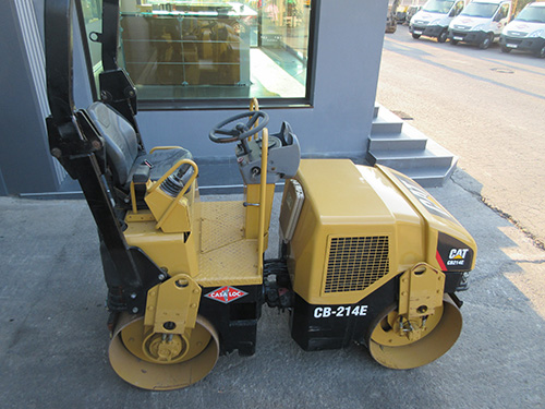 Compacteur caterpillar cb214e_2
