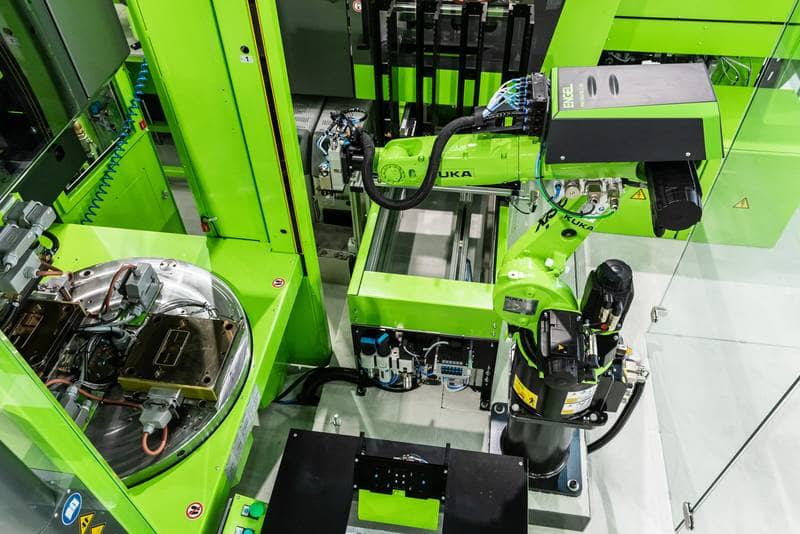 Robot articulé industriel - Pour tâches précises et flexibles - Easix - Engel France_2