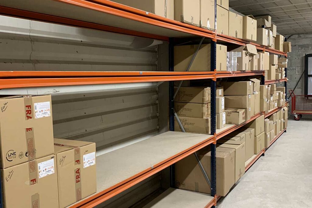 Rayonnage mi-lourd tubulaire simple et rapide à monter_2