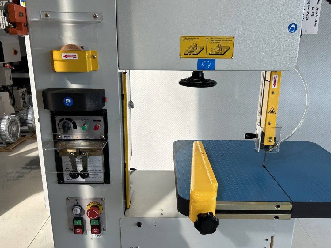 Scie à ruban verticale ARROW - SV455 avec variateur de vitesse et dispositif de soudage intégré_2