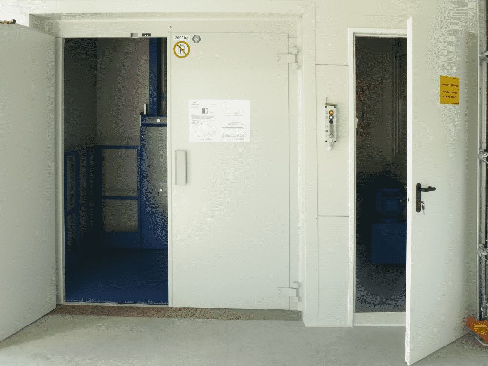 EH1500 monte-charges - Hidral - Charge de 1000 à 2000 kg - Plateau modulable jusqu’à 5,60m²_2