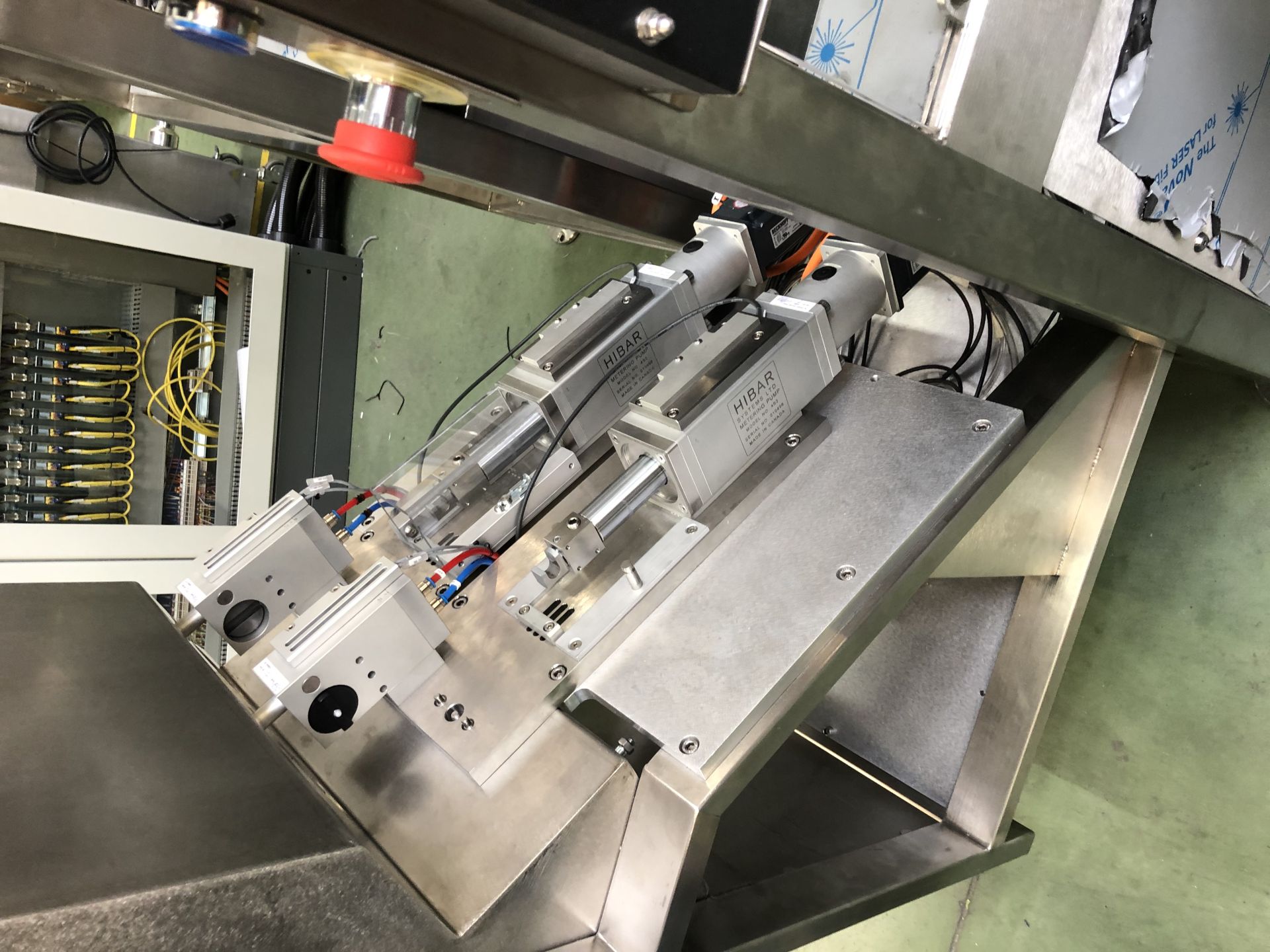 Remplisseuse de pots automatique rotative - simple ou double poste - adaptable à différents formats de pots_2