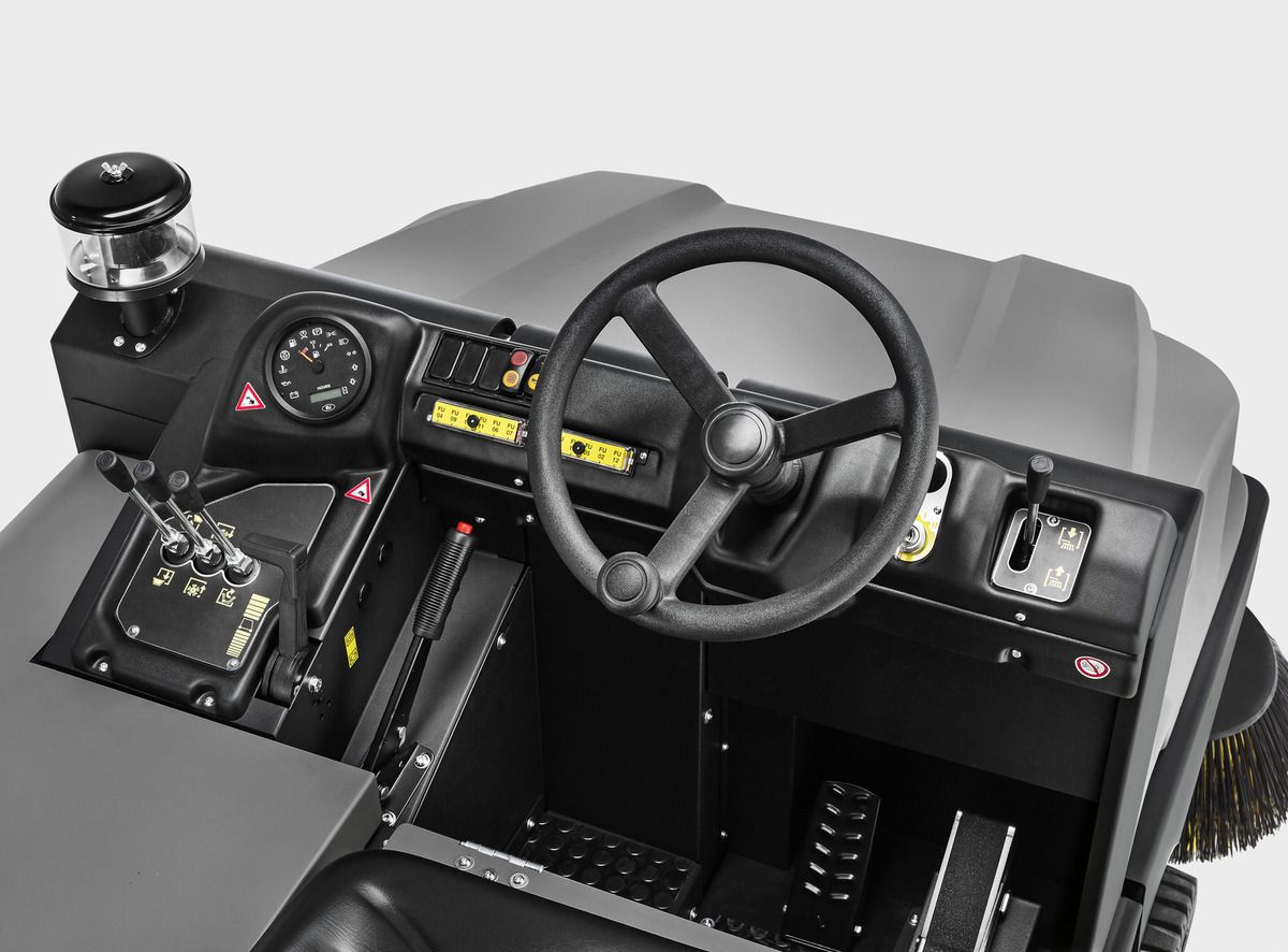 KM 130/300 R D Classic - Balayeuse de voirie autoportée Kärcher - 300 L - moteur diesel 15,8 kW_2