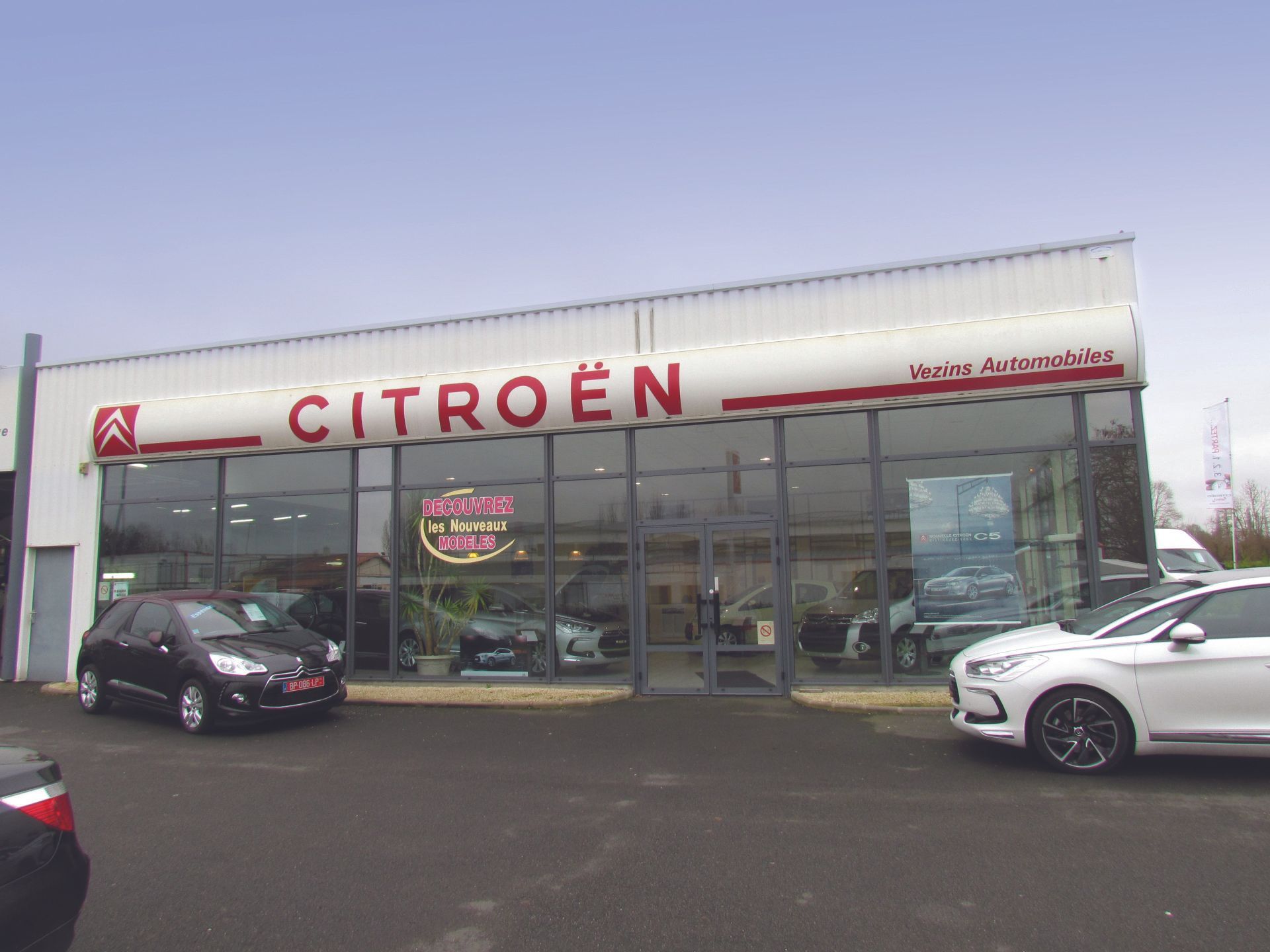 Wictec 50 - Façade en aluminium - vitrage jusqu'à 570 kg avec drainage cascade et capots multiples_2