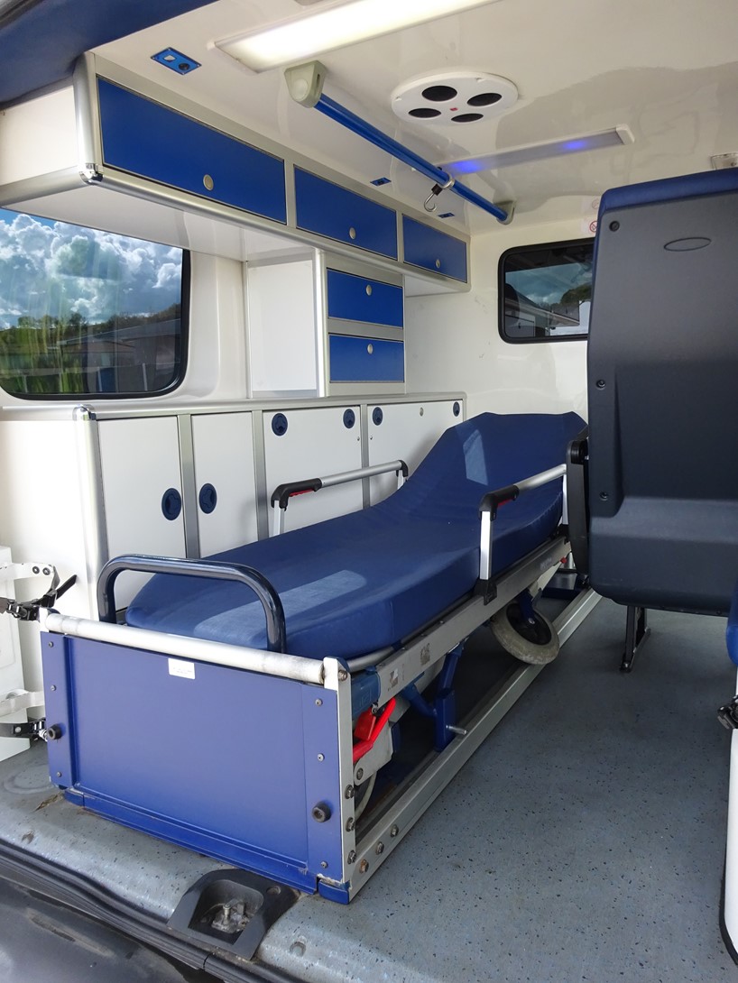 Ambulance Renault Trafic L1H1 2011 Type A1 - 115 CV - Occasion - Aménagement Les Dauphins_2