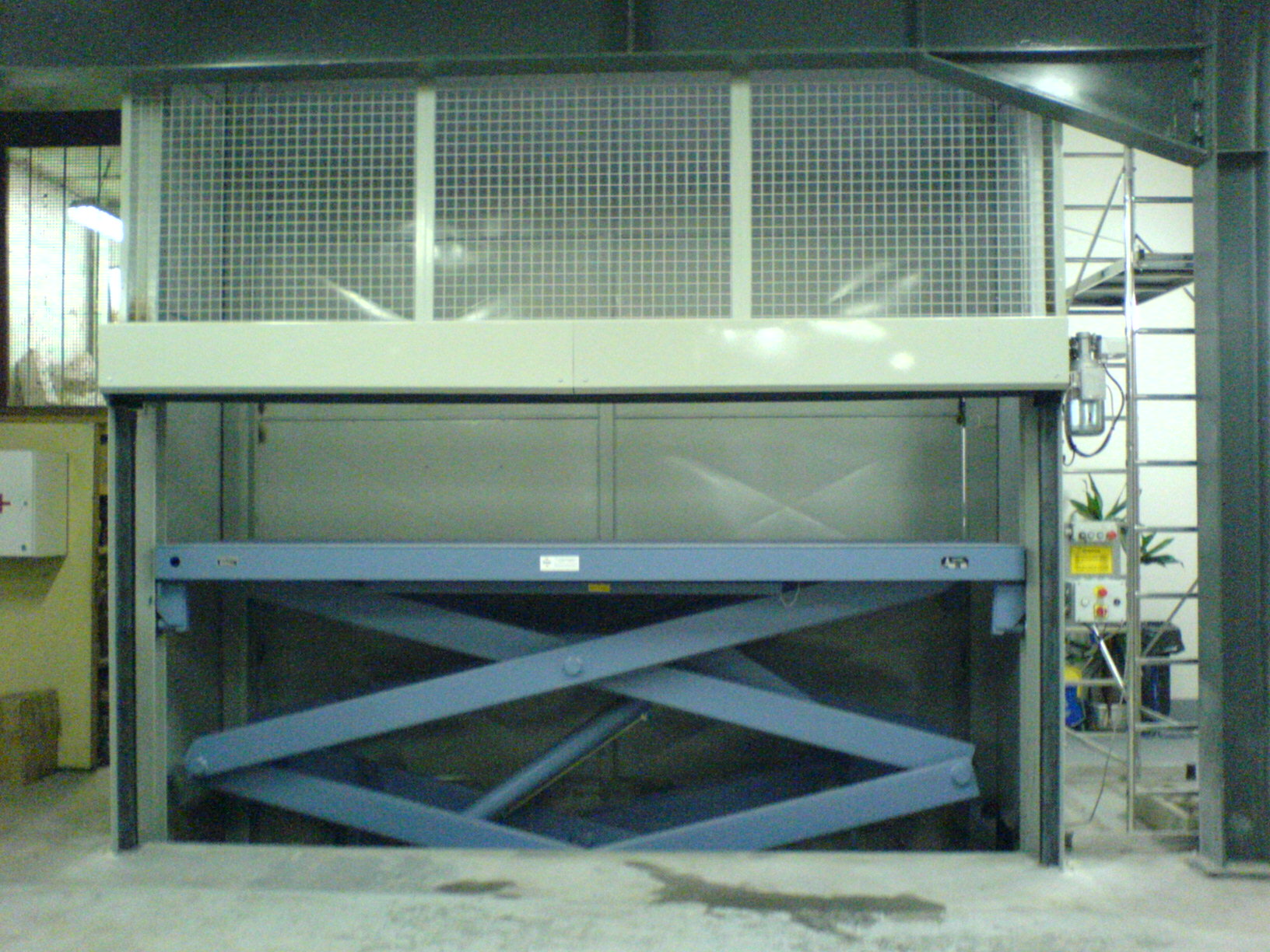 Monte-charge élévateur à ciseaux - Plateau 4500x1800mm - Charge admissible 4000kg - Hauteur de levée 6000mm_2