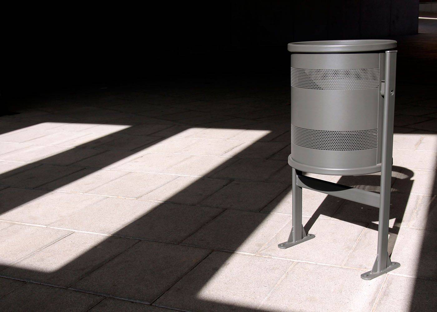 Poubelle publique BCN PA606 - en acier avec traitement Ferrus anticorrosion_2