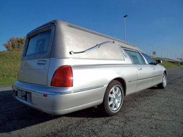 Corbillard luxueux Lincoln Town Car avec mécanique robuste