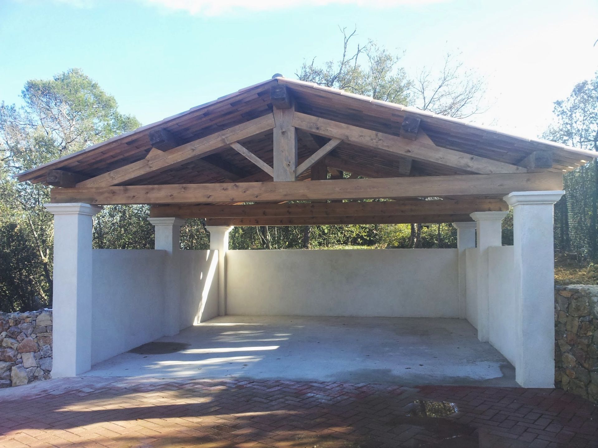 Abris charpente en bois avec une large variété de finitions lasurées, des solutions d'éclairage_2