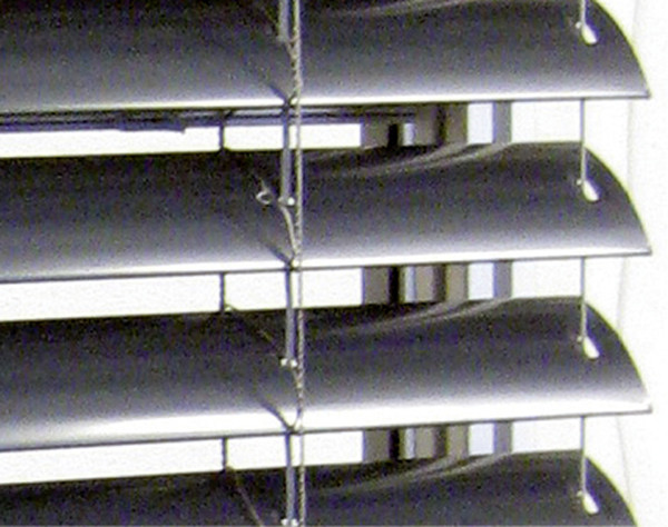 Brise-soleil orientable à lacettes - AL 80B ou AL90Z - large choix de coloris de lames et d'armatures, régulation thermique et design_2