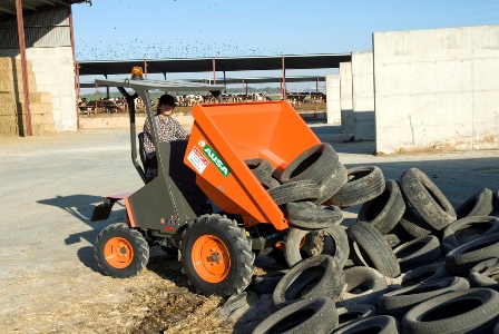 Mini dumper pour transport de terre, débris ou béton
