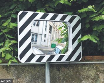 Miroir réglementaire d'agglomération - cadre noir et blanc - visibilité carrefours dangereux - VIALUX_2