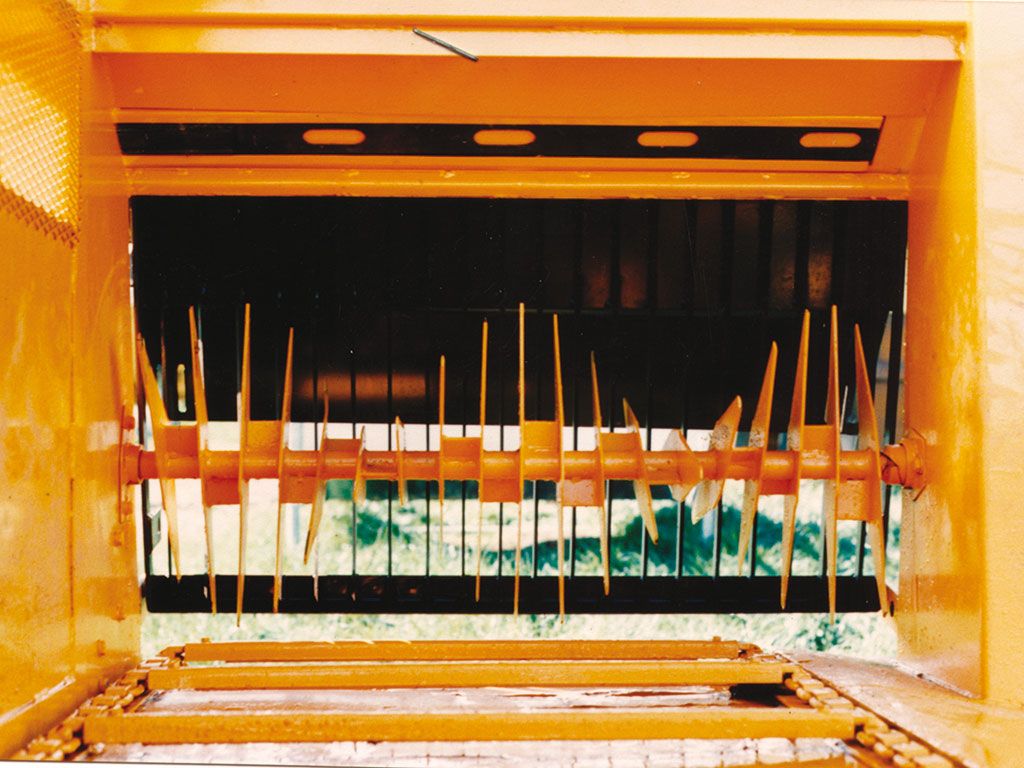 Yole 240 - désileuse distributrice - belair - portée 2.4 m3_2