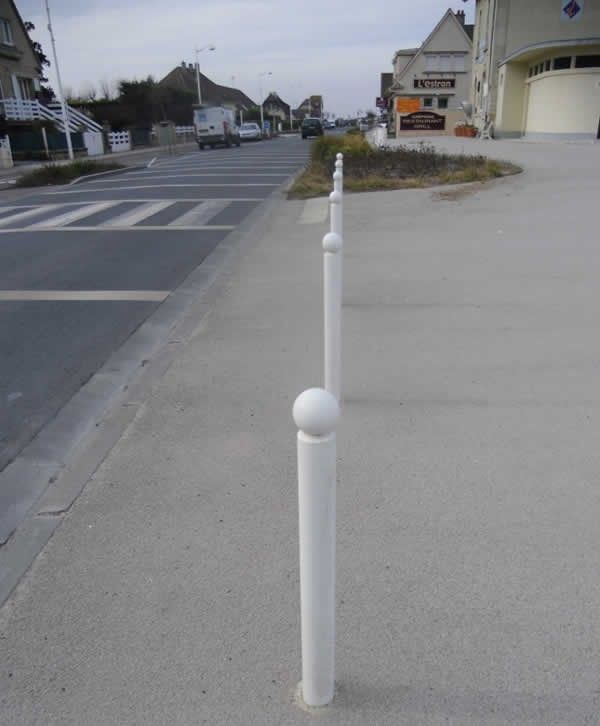 10101 - Potelets fixes - Boule Ø90mm - Hauteur hors-sol 1,03m - Fixe à sceller_2