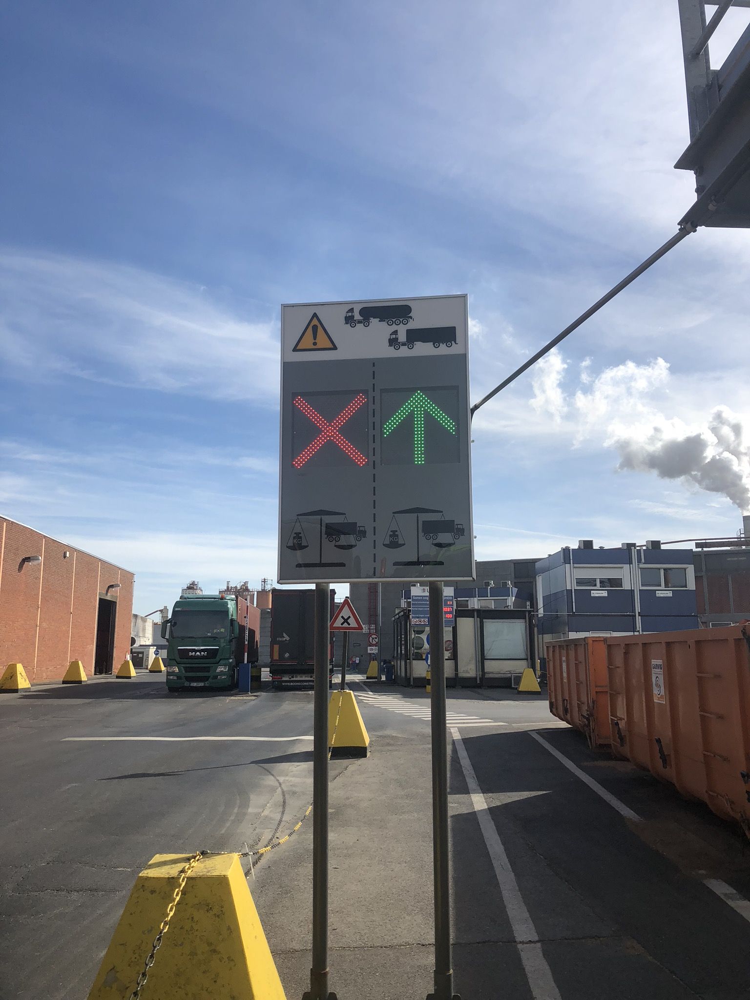 Affichage lumineux LED - panneaux personnalisés pour journaux et résultats de sécurité_2