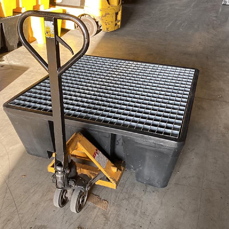 Bac de rétention 4 fûts ECO - PEHD - 475L - caillebotis acier galvanisé - Plast'Up Rotomoulage_2