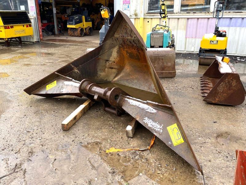 Godet trapèze attache Morin M6_2