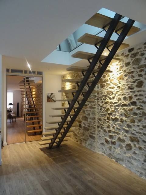 Escalier intérieur avec structure en acier