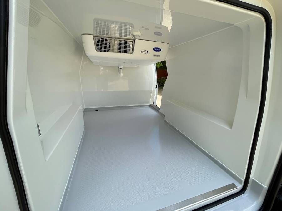 Véhicule frigorifique Cellule intégrée IsoCity – Opel Combo – Froid positif ou négatif_2