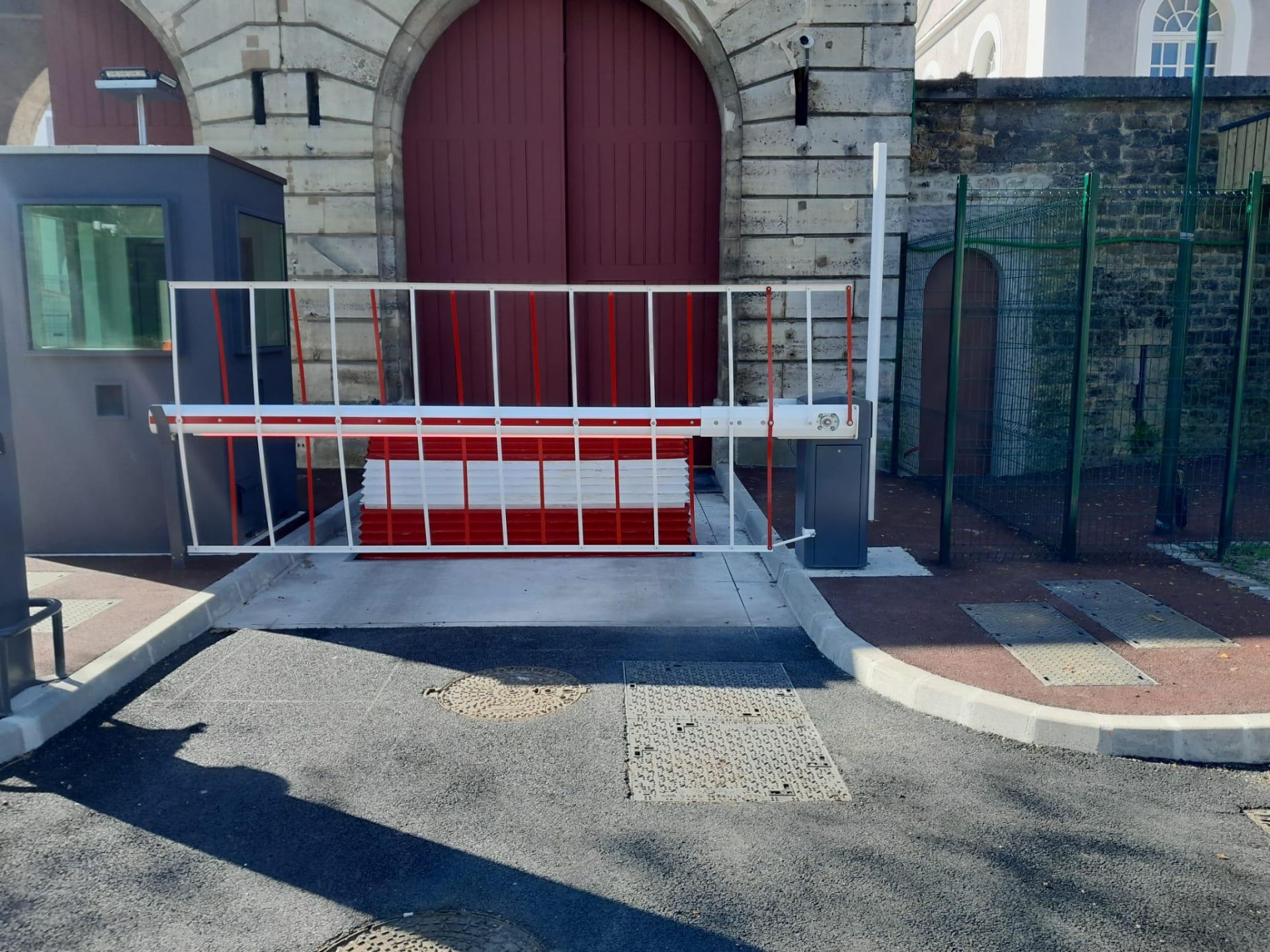 Roadblocker automatique escamotable - Hauteur 90 cm, longueur jusqu'à 3,5m - RB90-C65_0
