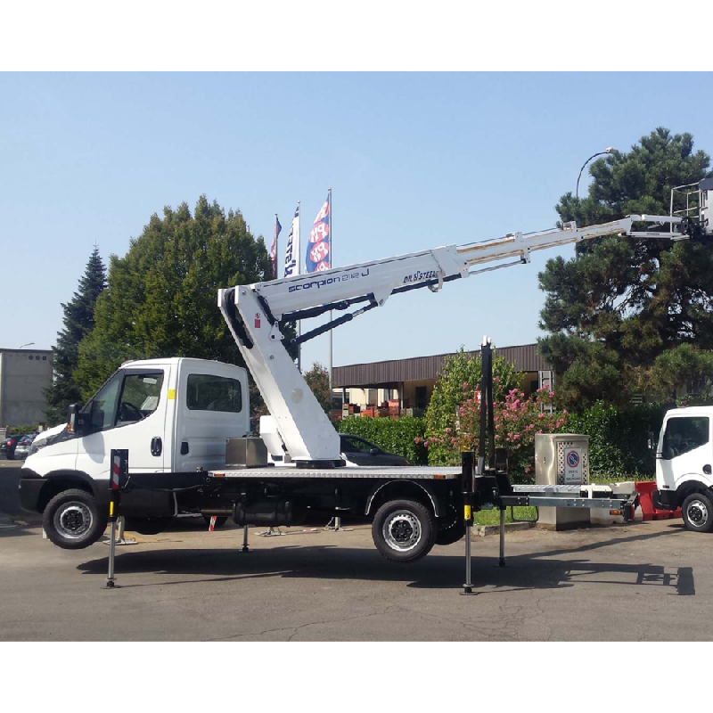 Nacelle sur Camion SCORPION 2112 J  Alpes   disponible en achat neuf et en location de courte à longue durée_2