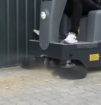 Balayeuse autoportée SWL 950 R - aspirante avec humectage anti-poussières - idéale pour moyennes et grandes surfaces jusqu'à 6000m²_2