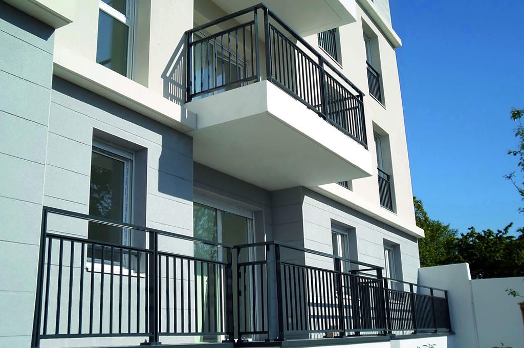 Feria - garde-corps - horizal - en aluminium - avec barreaudage axé_2