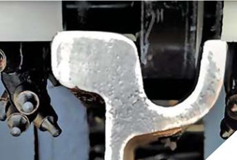 Raboteuse pour chargeuses compactes - PL RAIL - PLI, conçue pour saignées latérales aux rails avec réglages hydrauliques_2