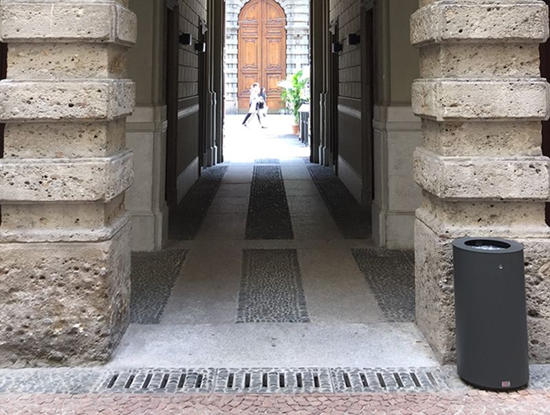 La corbeille Simply - Poubelle publique - The Italian Lab - Diamètre 450 mm, Hauteur 836 mm, Capacité 100L, Poids 35.5 kg_2