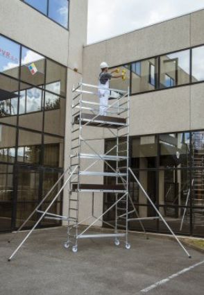 Échafaudage roulant aluminium pliant T-ONE 155 - Comabi SNC - Hauteur de travail max 7,70 m - Base pliante et montage rapide_2