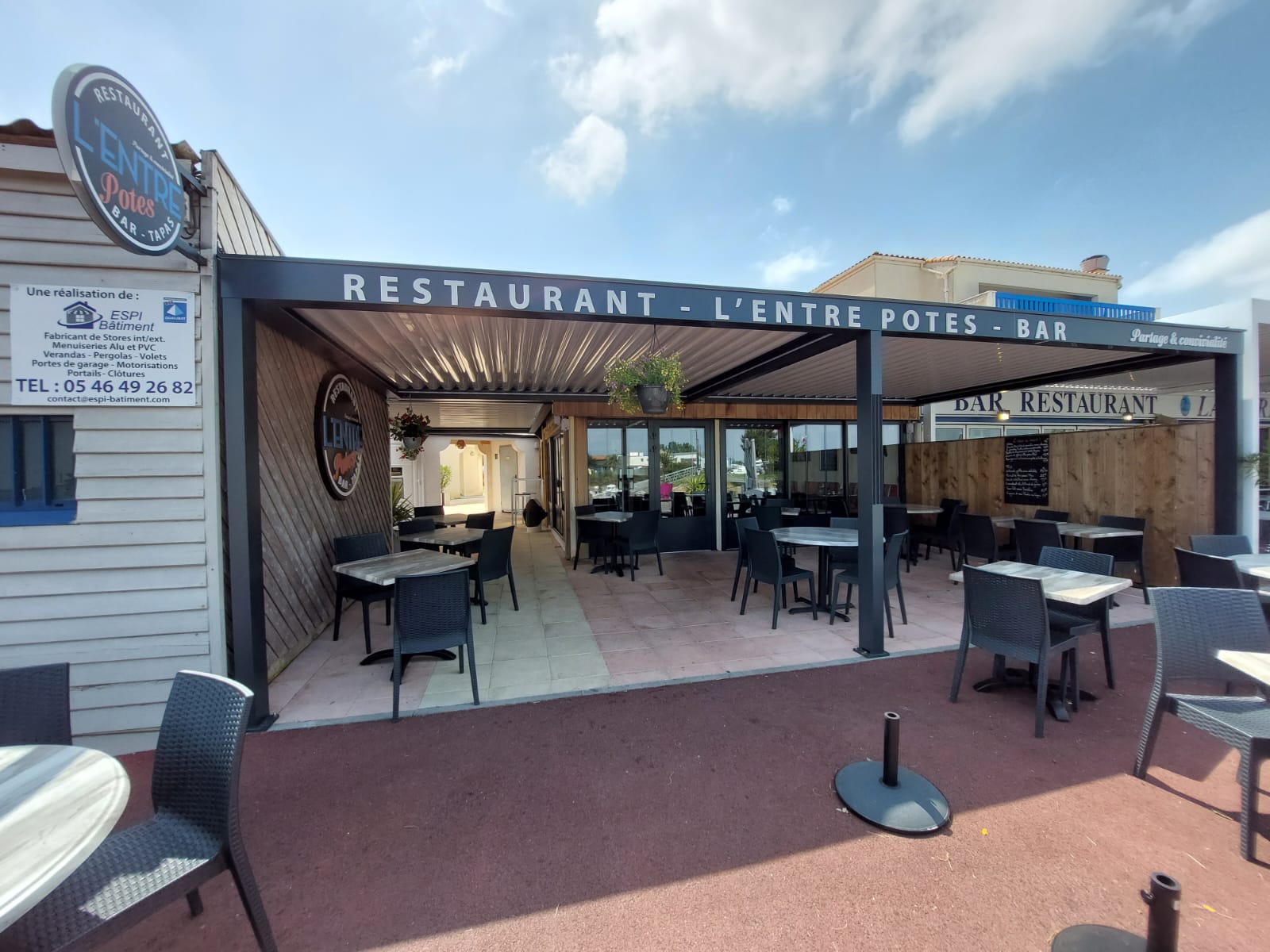 Panneaux de façade sur mesure, pour une identification immédiate de votre marque, métier ou savoir faire - Ouest Enseigne_2