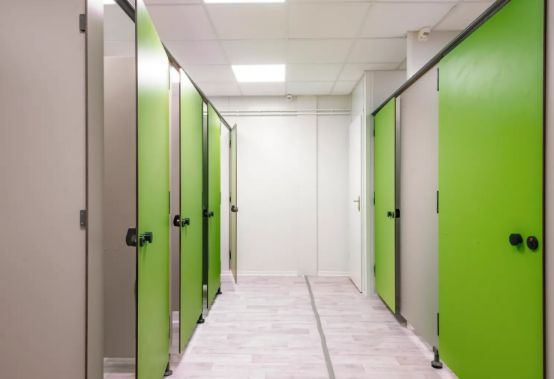 Vestiaires et sanitaires flexibles, modulaires et complets BCM - Disponible en achat ou en location courte/longue durée_2