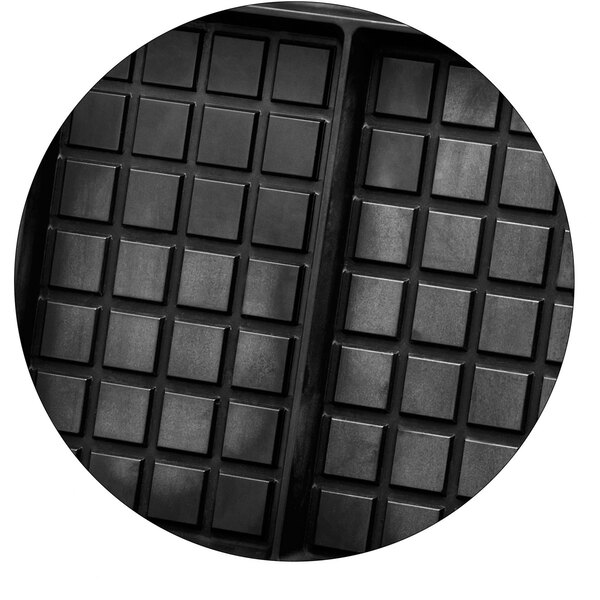 Plaques noires pour préparer des gaufres fourrées maison avec FriFri