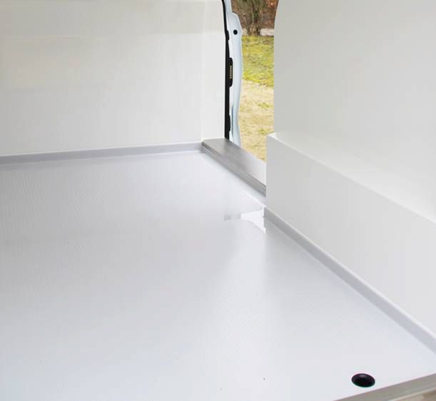 Véhicule frigorifique Cellule intégrée IsoCity –  Volkswagen Transporter T7 - Froid positif ou négatif_2