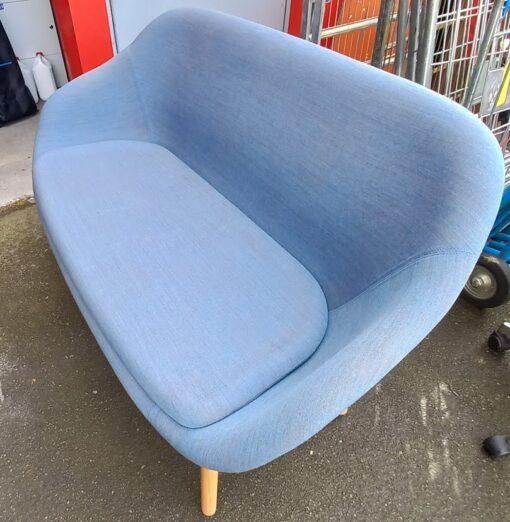 Canapé About A Lounge HAY - pieds en bois - cadre en chêne et siège en polypropylène - d'occasion_2