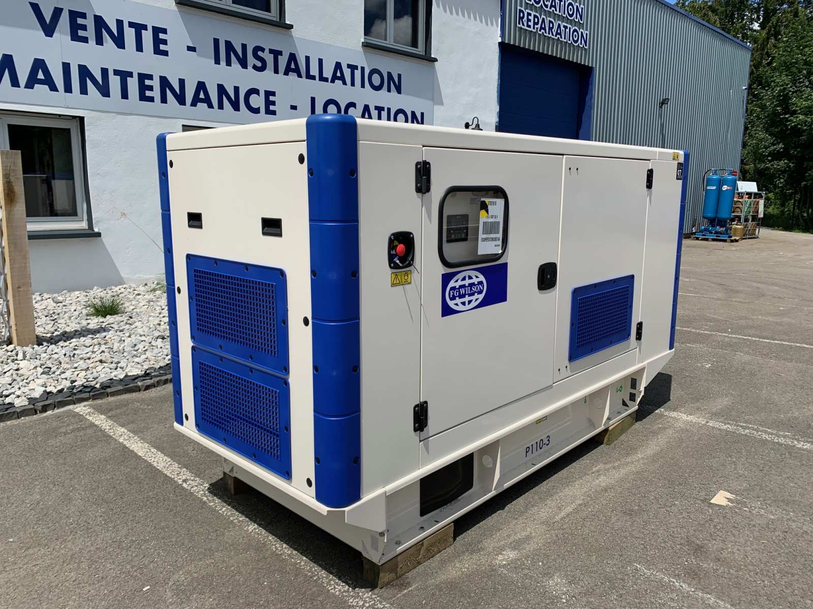Groupe électrogène d'occasion FG WILSON avec capote neuf déstockage - 1 GE Perkins Marelli et 2 GE Perkins Marelli - 110 KVA_2