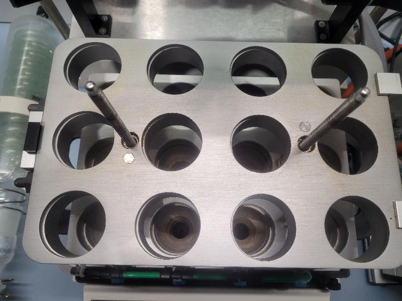 Plateforme BUCHI Syncore Q-101 + pompe à vide KNF + un controlleur de vide V-850_2