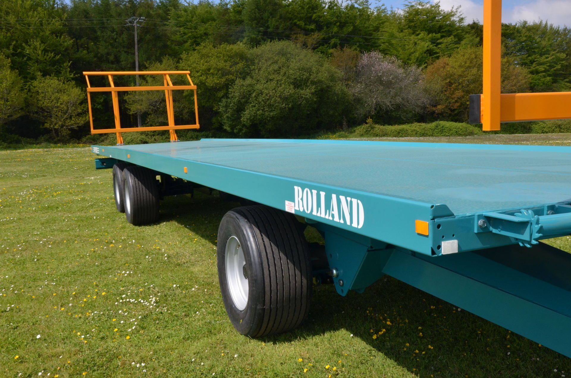 Remorque avec sellette reculée pour un meilleur rayon de braquage