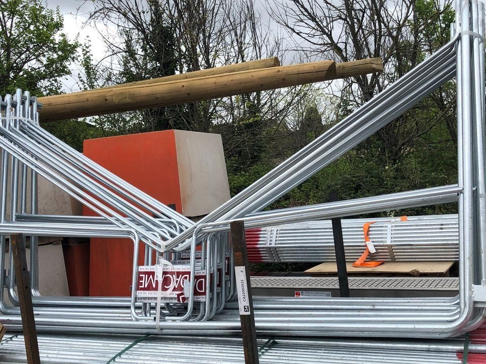 Eléments d'échafaudages façadier : plancher bois à trappes, garde corps, lisse_2