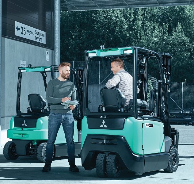 Location courte durée - Chariot élévateur électrique Mitsubishi EDiA XL FB40N - 4000 kg - Direction quadridirectionnelle et verrouillage différentiel_2