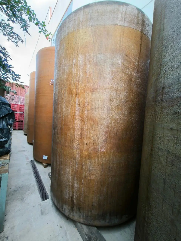 Cuve en fibre de 9 500 litres - référence : c13352_2