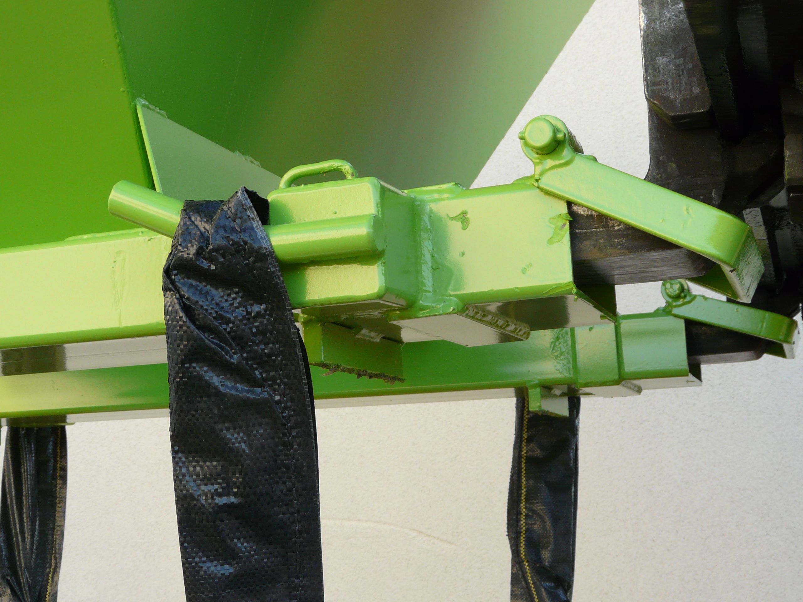 Tb-l - Trémie de remplissage et levage Big-Bag - Goubard SARL - Capacité de 830 à 1460 L - Charge admissible 2T - Homologuée_2